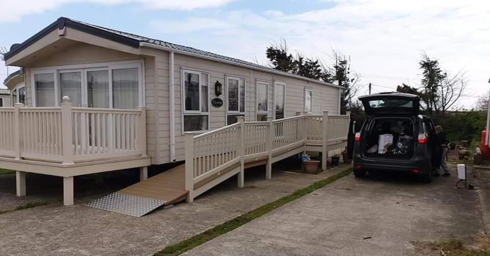 Privately Owned Stunning Caravan Seawick Holiday Park St Osyth Jaywick Sands Exterior photo