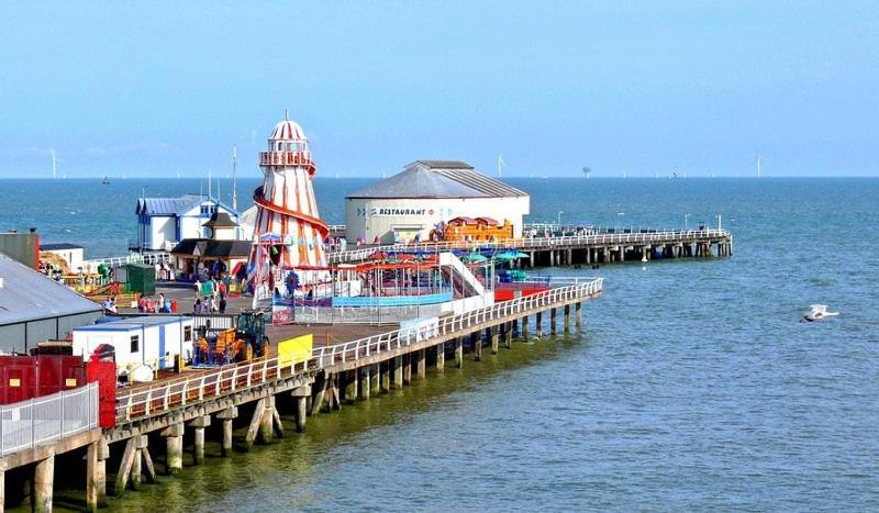 Privately Owned Stunning Caravan Seawick Holiday Park St Osyth Jaywick Sands Exterior photo