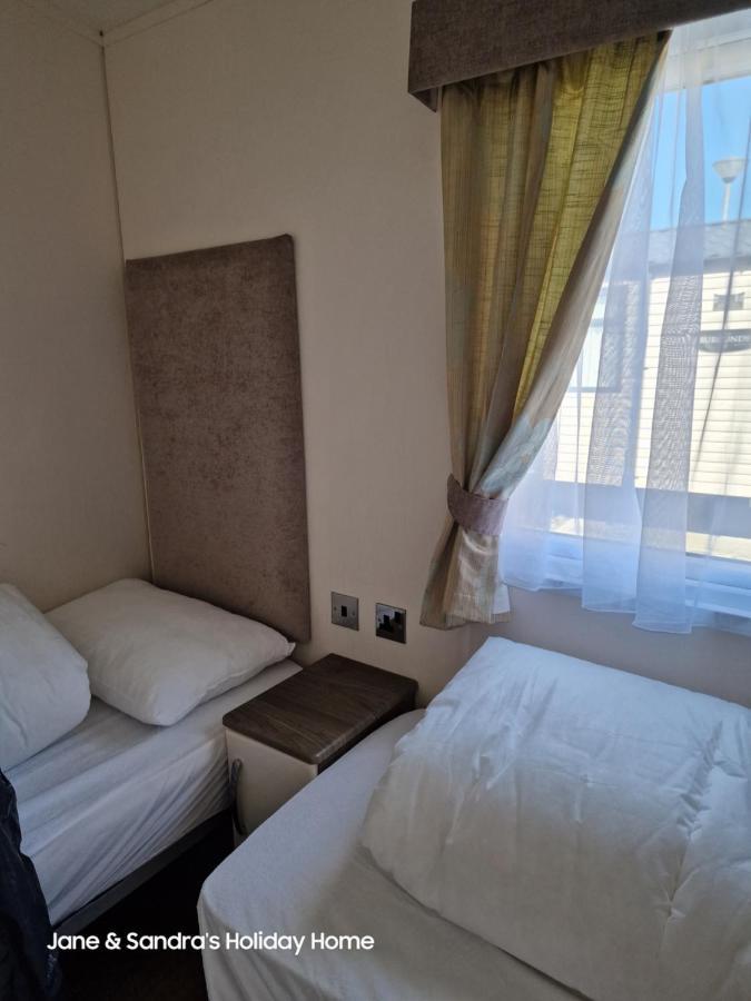 Privately Owned Stunning Caravan Seawick Holiday Park St Osyth Jaywick Sands Exterior photo