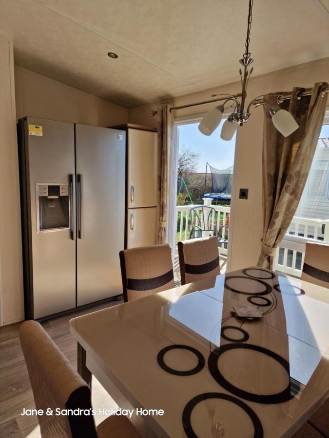 Privately Owned Stunning Caravan Seawick Holiday Park St Osyth Jaywick Sands Exterior photo