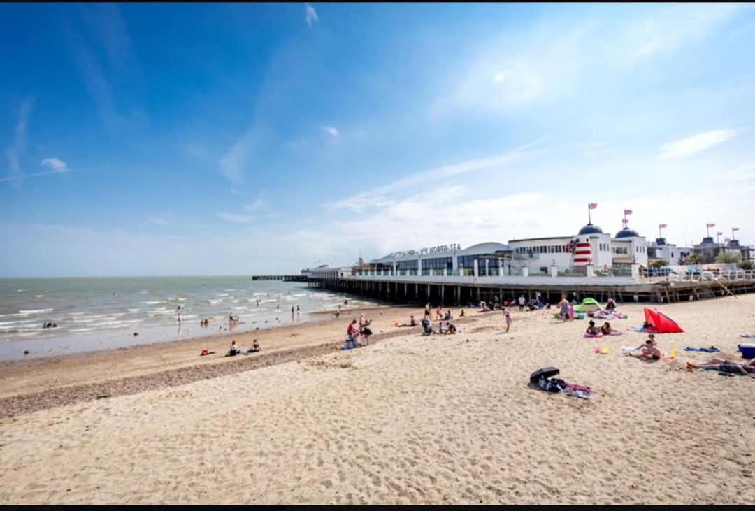 Privately Owned Stunning Caravan Seawick Holiday Park St Osyth Jaywick Sands Exterior photo
