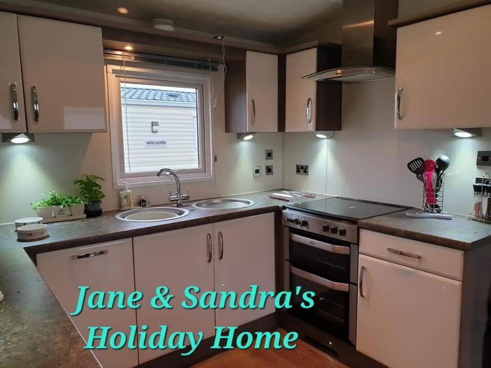 Privately Owned Stunning Caravan Seawick Holiday Park St Osyth Jaywick Sands Exterior photo