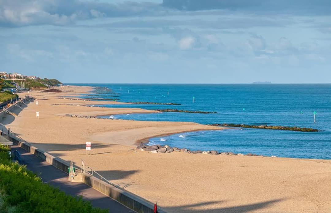 Privately Owned Stunning Caravan Seawick Holiday Park St Osyth Jaywick Sands Exterior photo